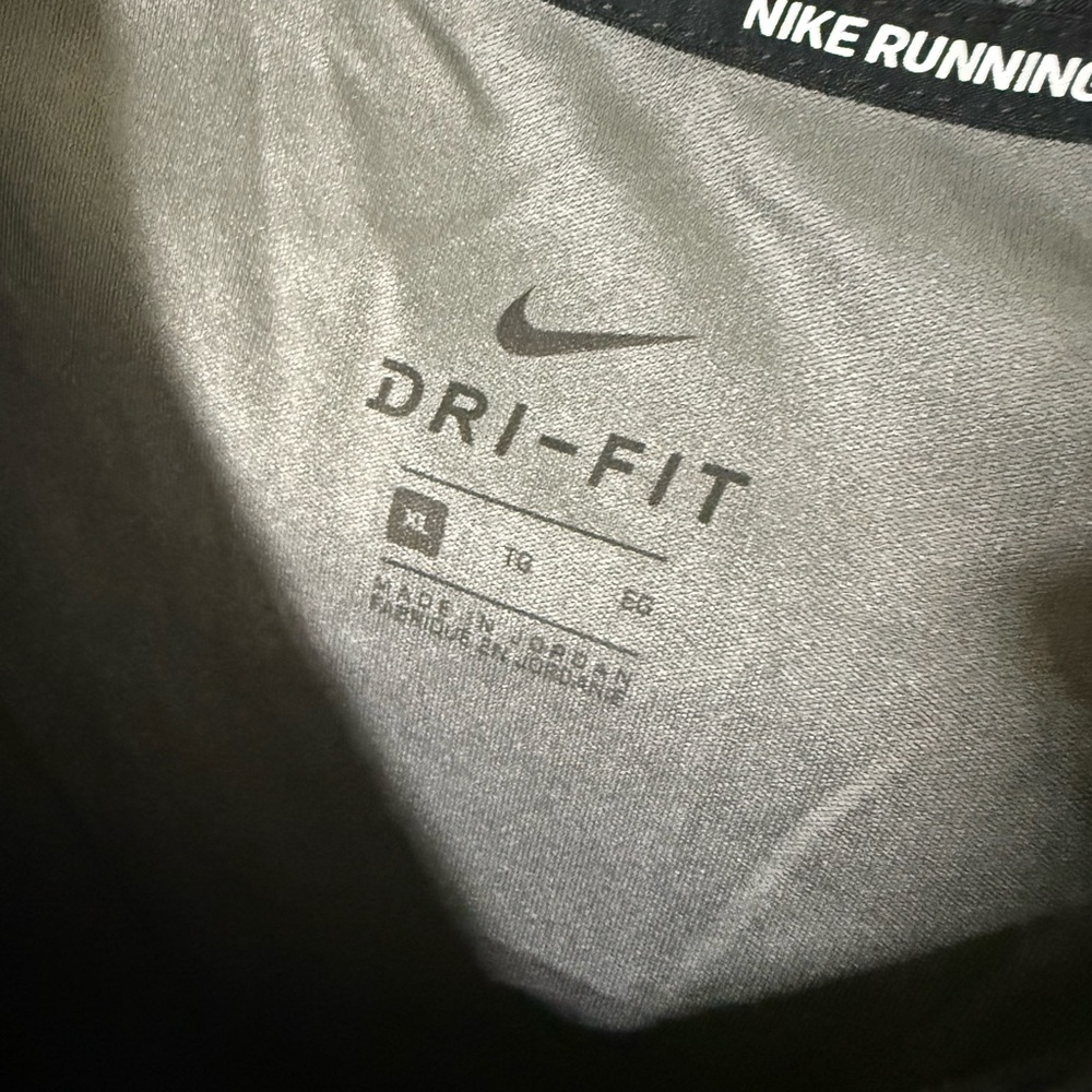 Nike Men's Black & Gray Patterned Lightweight Running T-shirt - Sz XL - EUC - Picture 3 of 3